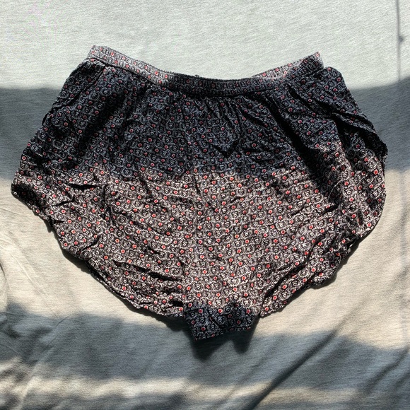 Abercrombie and Fitch soft shorts - Picture 3 of 3